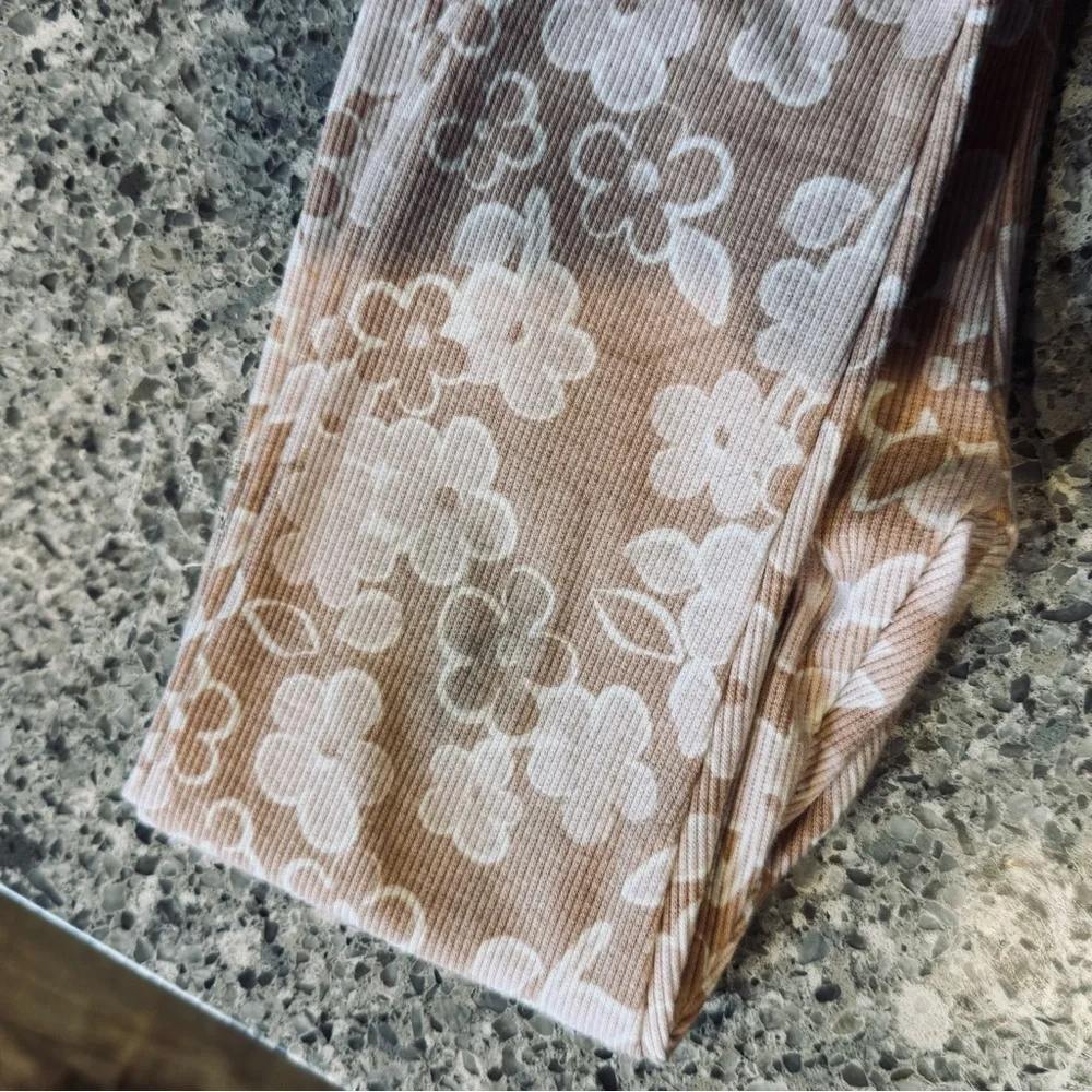 Grayson Collective GIRLS Sleeveless Top and Floral Leggings Set - Size 5T ⭐🌼 - Picture 9 of 11